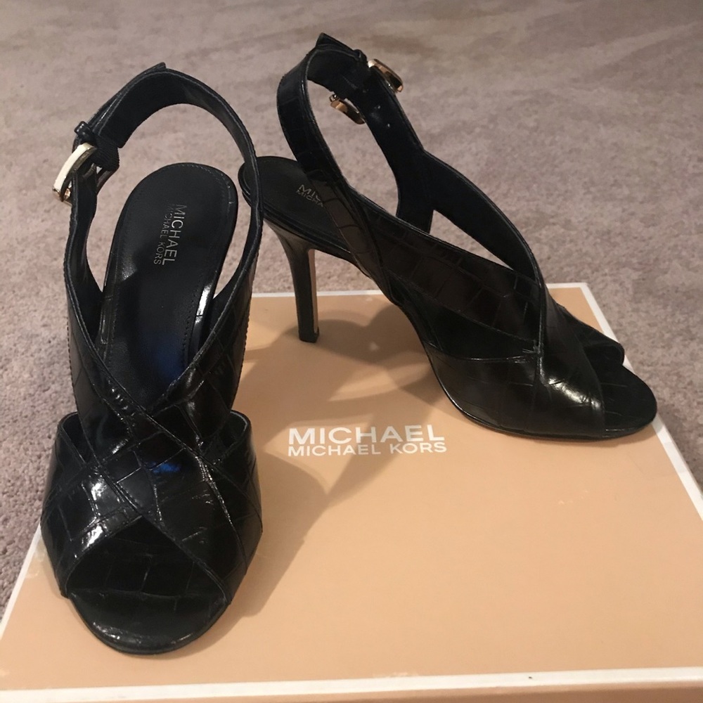 Beautiful Black Michael Kors shoes size 6.5 .